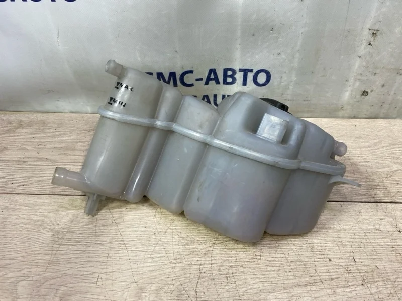 Бачок расширительный Audi A8 4H0121403G D4 3.0 CGW