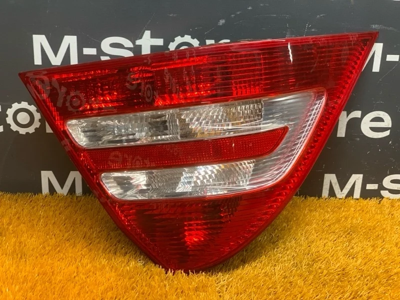 Фонарь задний Mercedes-Benz -Class 2006 W203