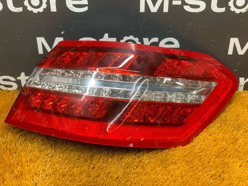 Фонарь задний Mercedes-Benz -class 2009 W212