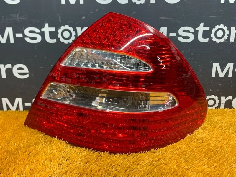 Фонарь задний Mercedes-Benz -class 2006 W211