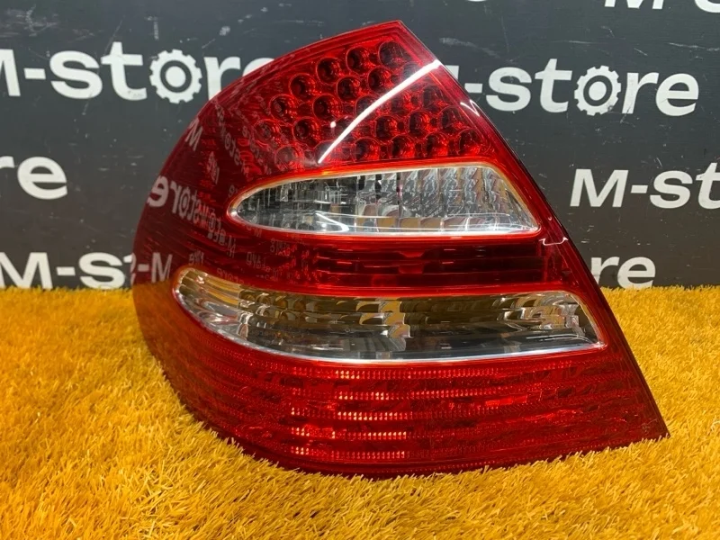 Фонарь задний Mercedes-Benz -class 2006 W211