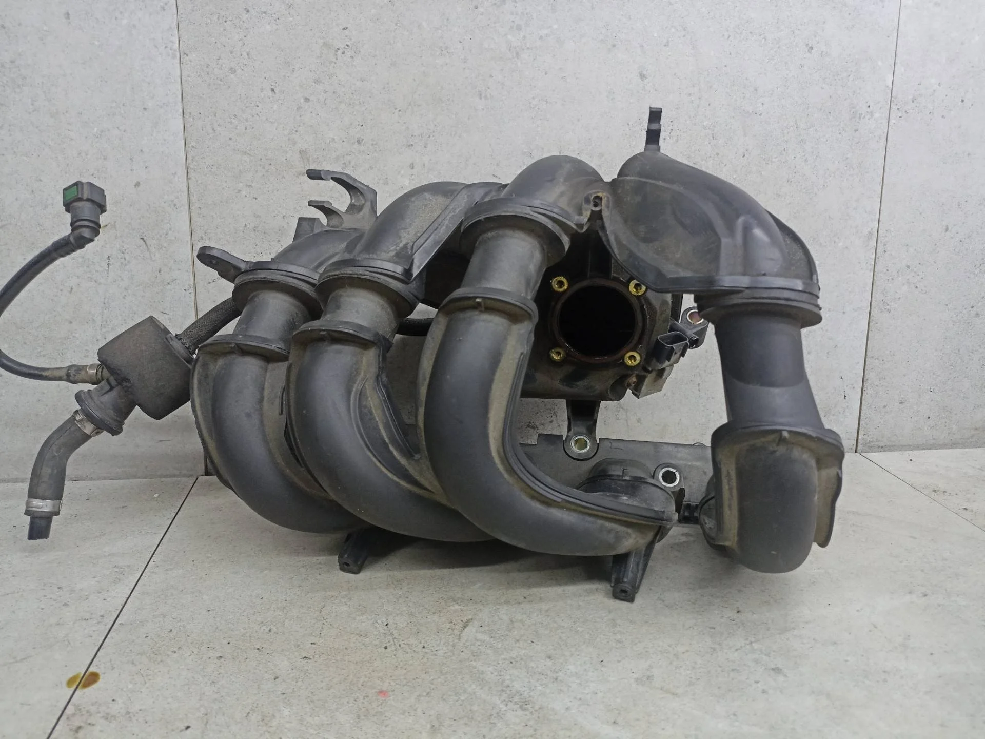 Впускной коллектор Ford Focus 2 2008 2S6G9424D