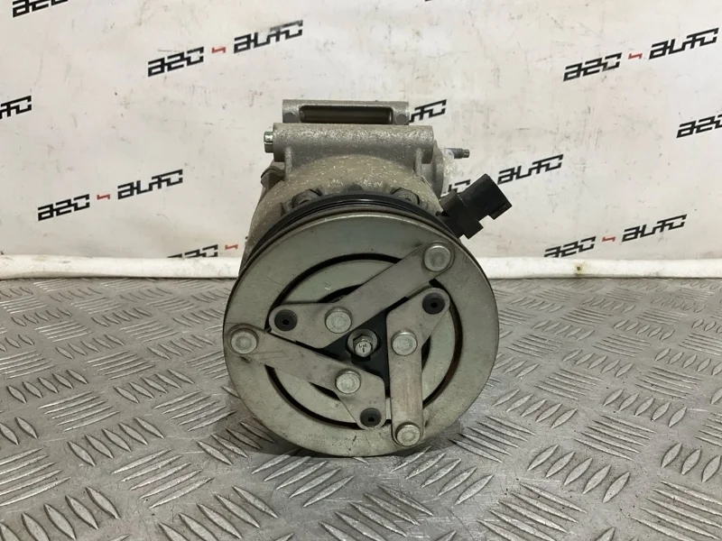 Компрессор кондиционера Volvo S60 31332616 1.6