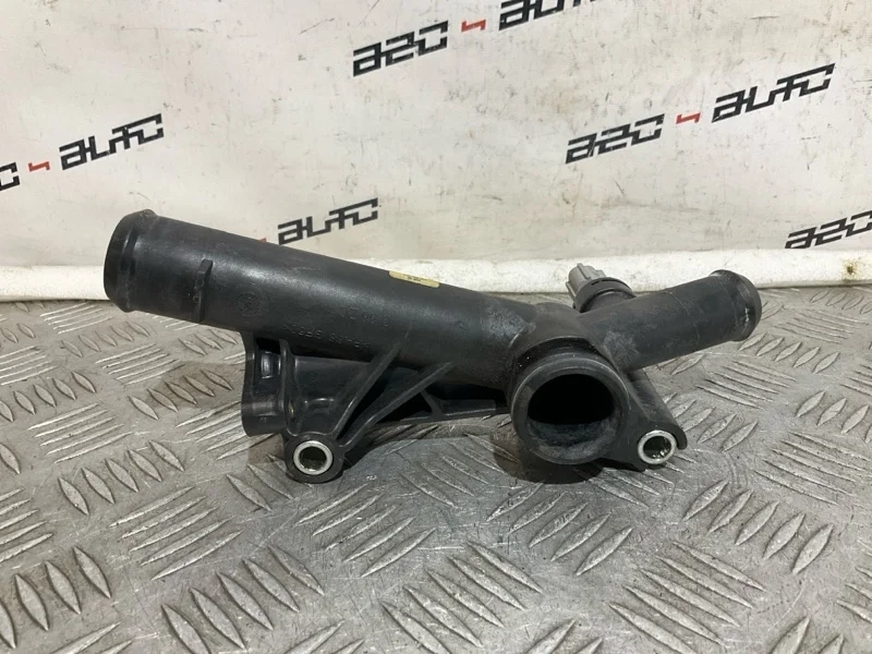 Фланец охлаждающей жидкости Volvo S60 BM5G8K556FA 1.6