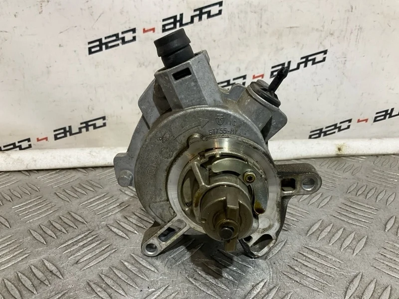 Насос вакуумный Volvo S60 31359541 1.6