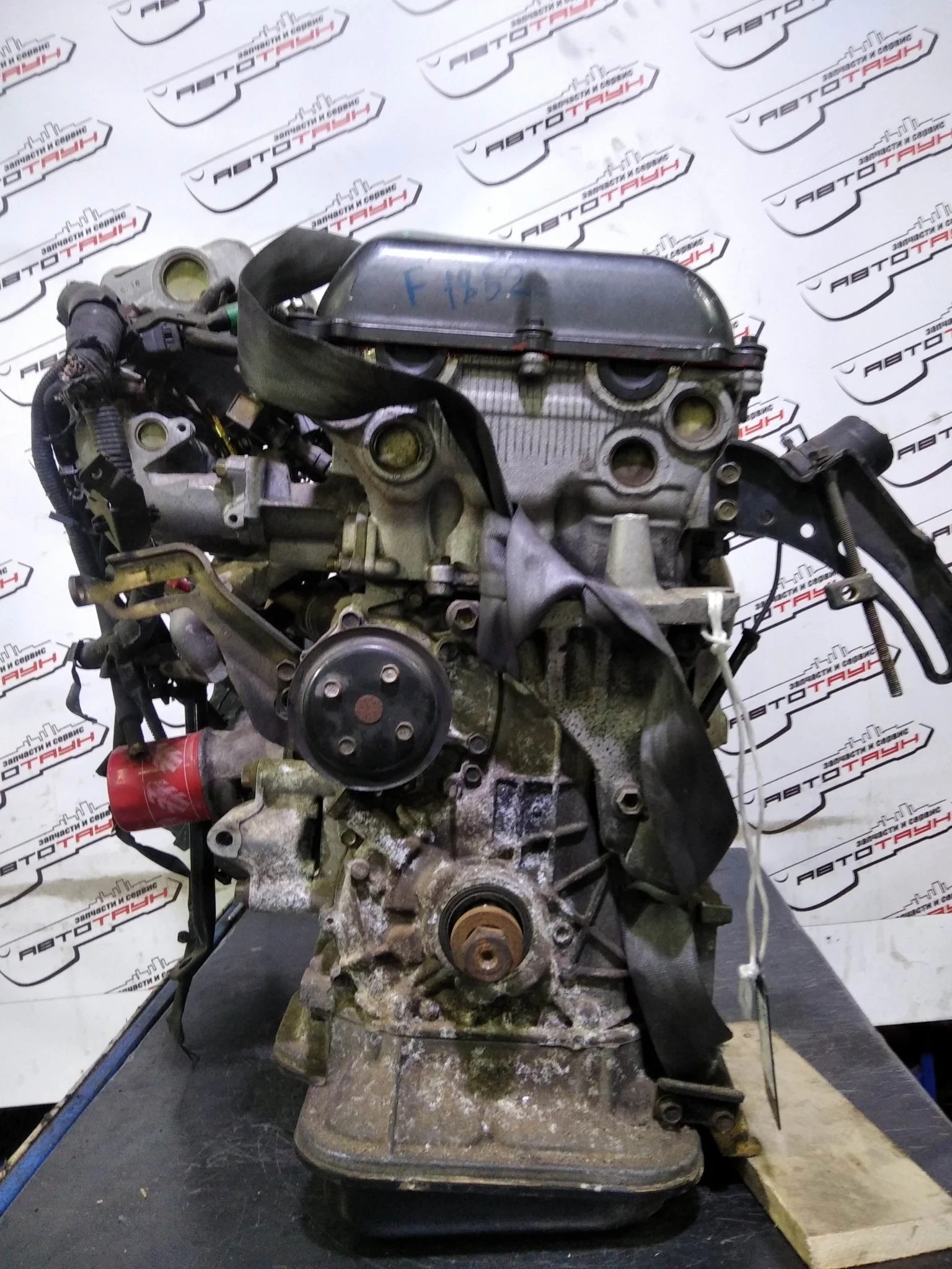 Двигатель NISSAN SR20-DE ... PRIMERA CAMINO R'NESSA RASHEEN SERENA TINO ... PC24 PM11 PM12 PW11 WHP11 МАСЛ ФИЛЬТР НАЗАД ВПУСК ВВЕРХ EGR 2WD 101024N0M0 F1852-152464B