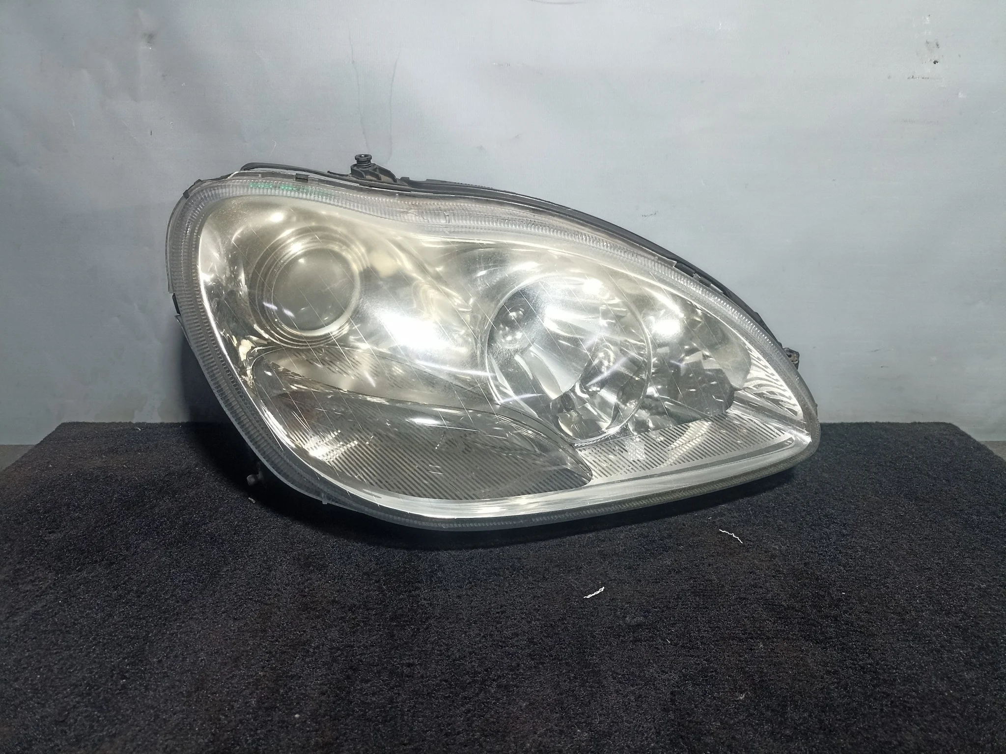 ФАРА MERCEDES-BENZ S-CLASS W220 3384 XENON ПРАВАЯ 2 МОДЕЛЬ A2208202661 S3823