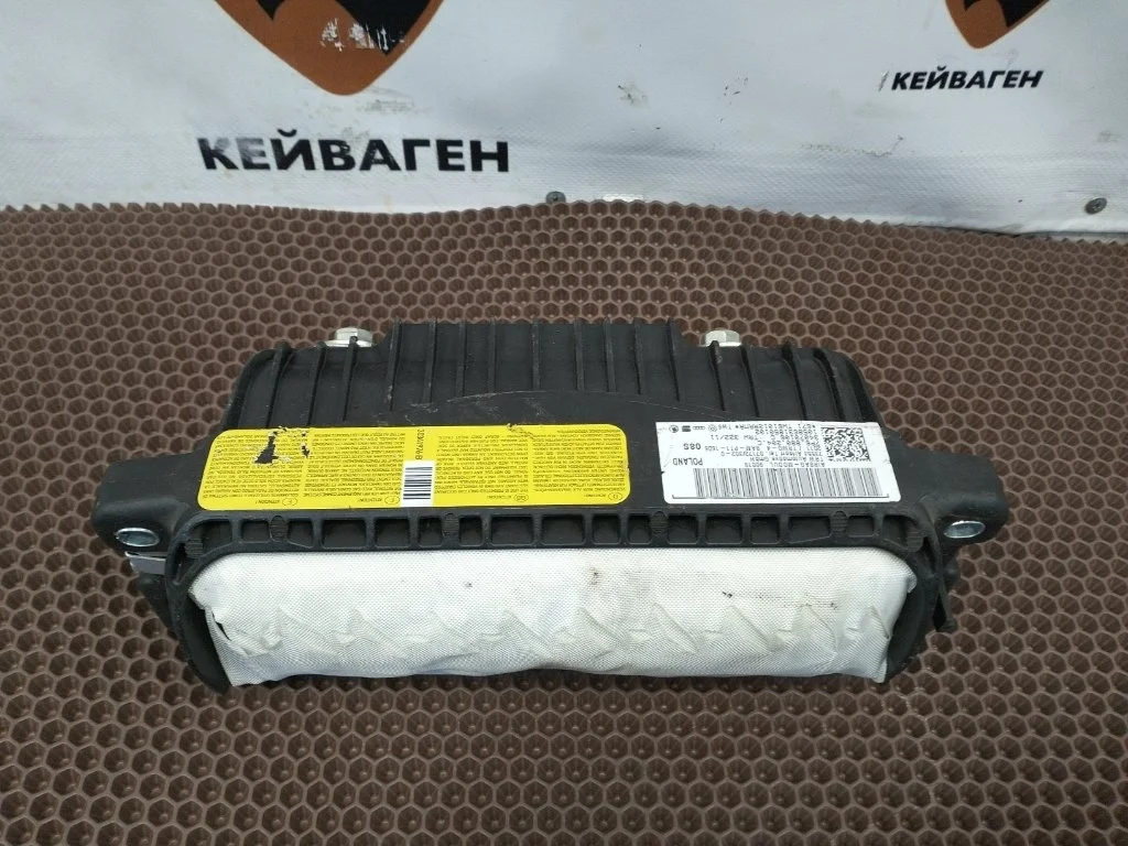 Подушка безопасности пассажира Volkswagen Touareg 2011 7P