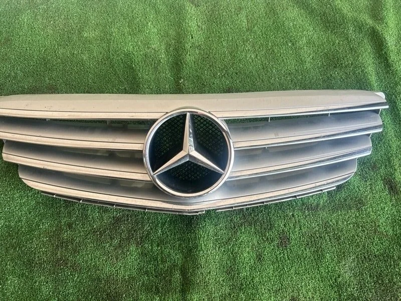 Решетка радиатора Mercedes-Benz -Class 2006 W245