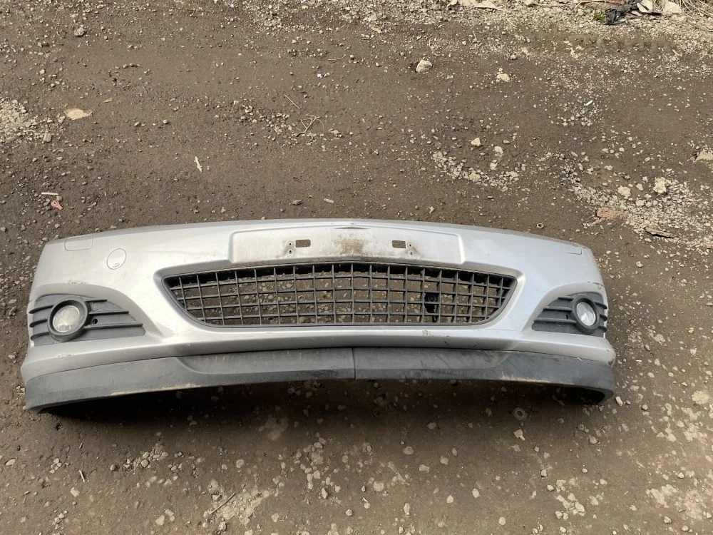 бампер передний opel astra H GTC