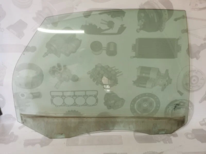 Стекло в дверь FORD FOCUS 2