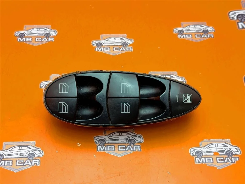 Блок кнопок Mercedes-Benz