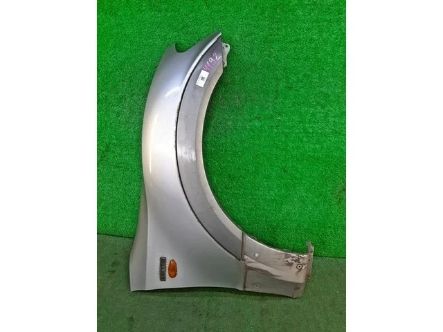 Крыло переднее правое V75W MITSUBISHI PAJERO III / MONTERO III V6 / V7 2000-2002, PAJERO III / MONTERO III V6 / V7 2003-2006