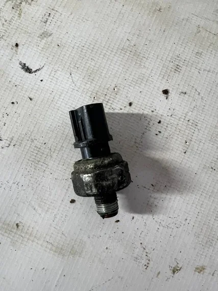 Датчик давления масла GSU45 TOYOTA HIGHLANDER XU40 2007-2010, CAMRY XV40 2006-2009, CAMRY XV40 2009-2011, HIGHLANDER XU40 2010-2013