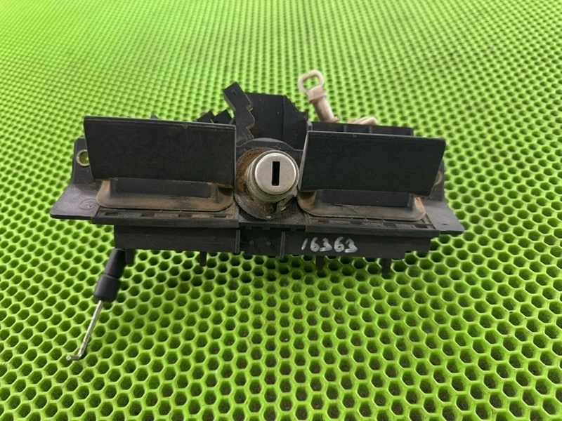 Ручка багажника Audi A6 C5 4B0827565 C5