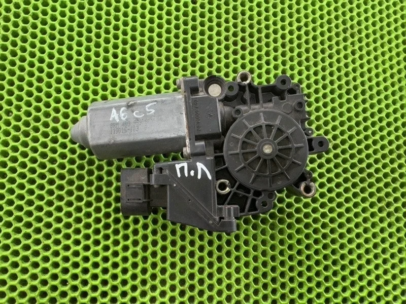 Моторчик Audi A6 C5 4B0959801E C5, передний левый