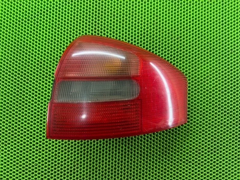 Фонарь Audi A6 C5 4B5945096 C5, правый