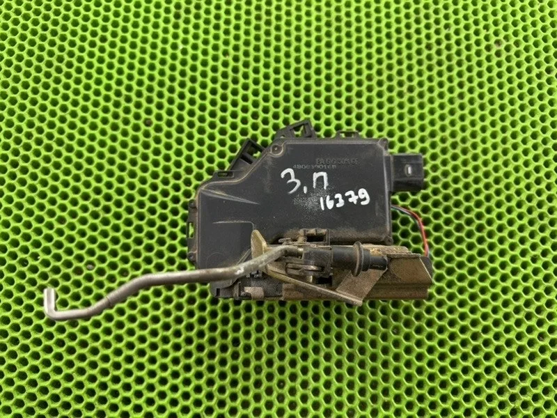 Замок двери Audi A6 C5 4B0839016 C5, задний правый