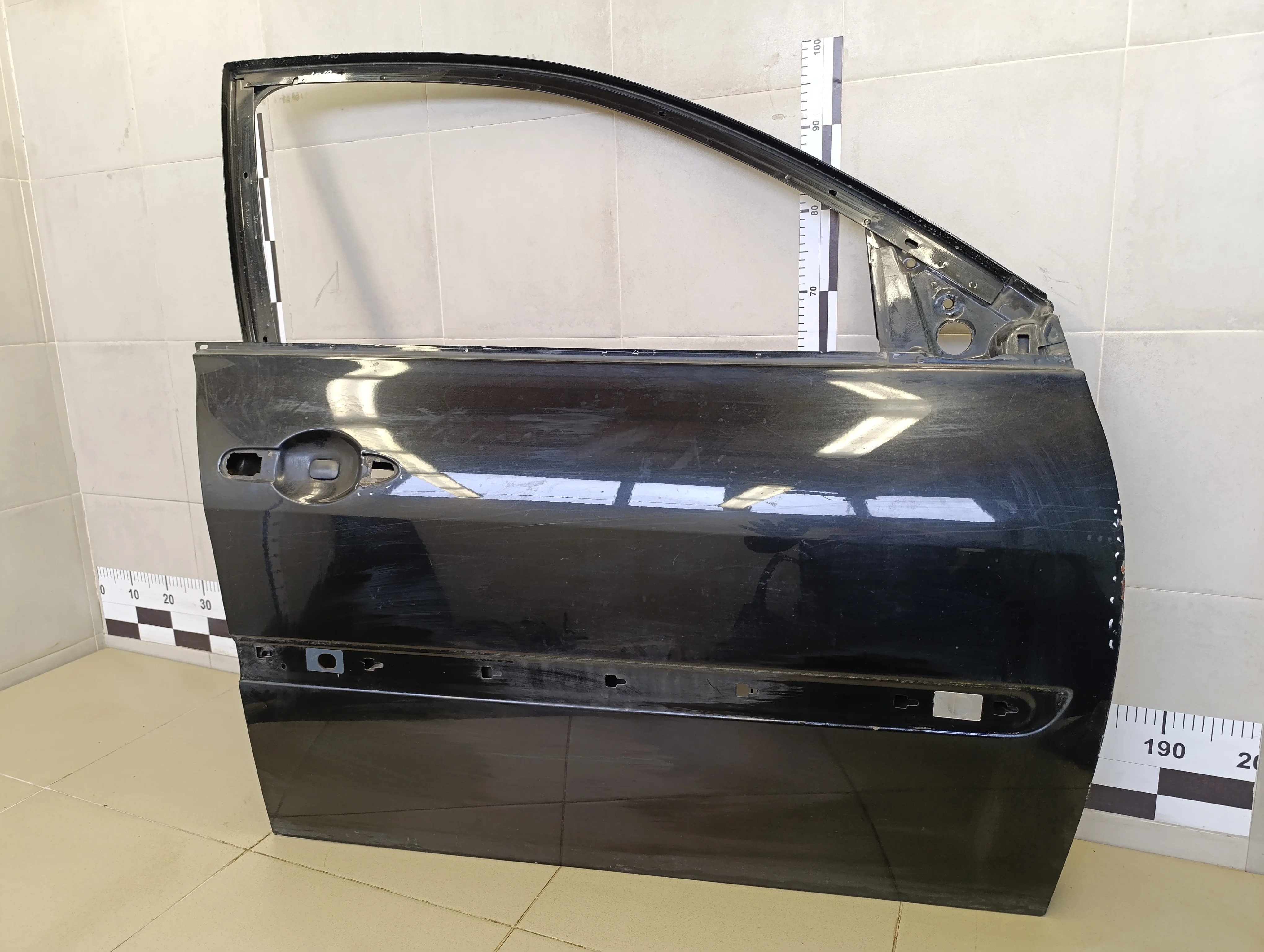 Дверь передняя правая Megane II 2002-2009
