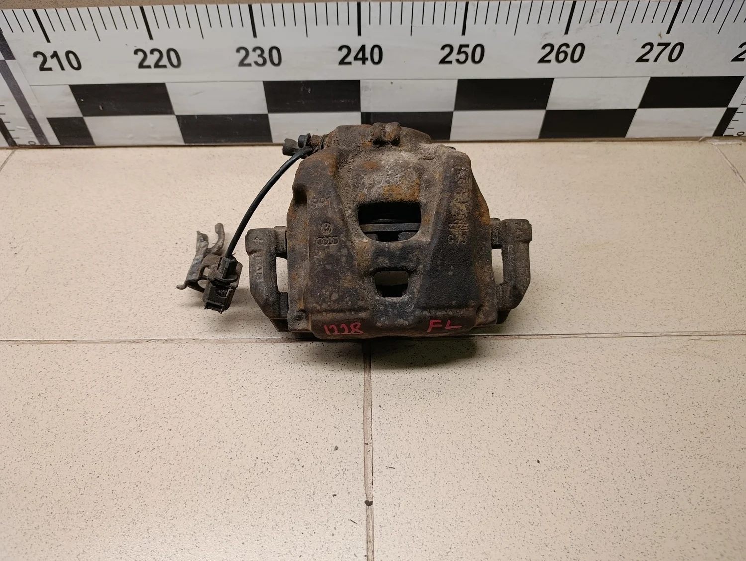 Суппорт передний левый A4 [B8] 2007-2015