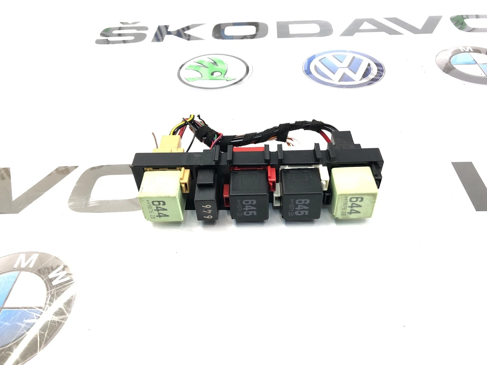Блок реле Skoda Octavia 2011 4H0951253A A5 (1Z) 1.6 BSE