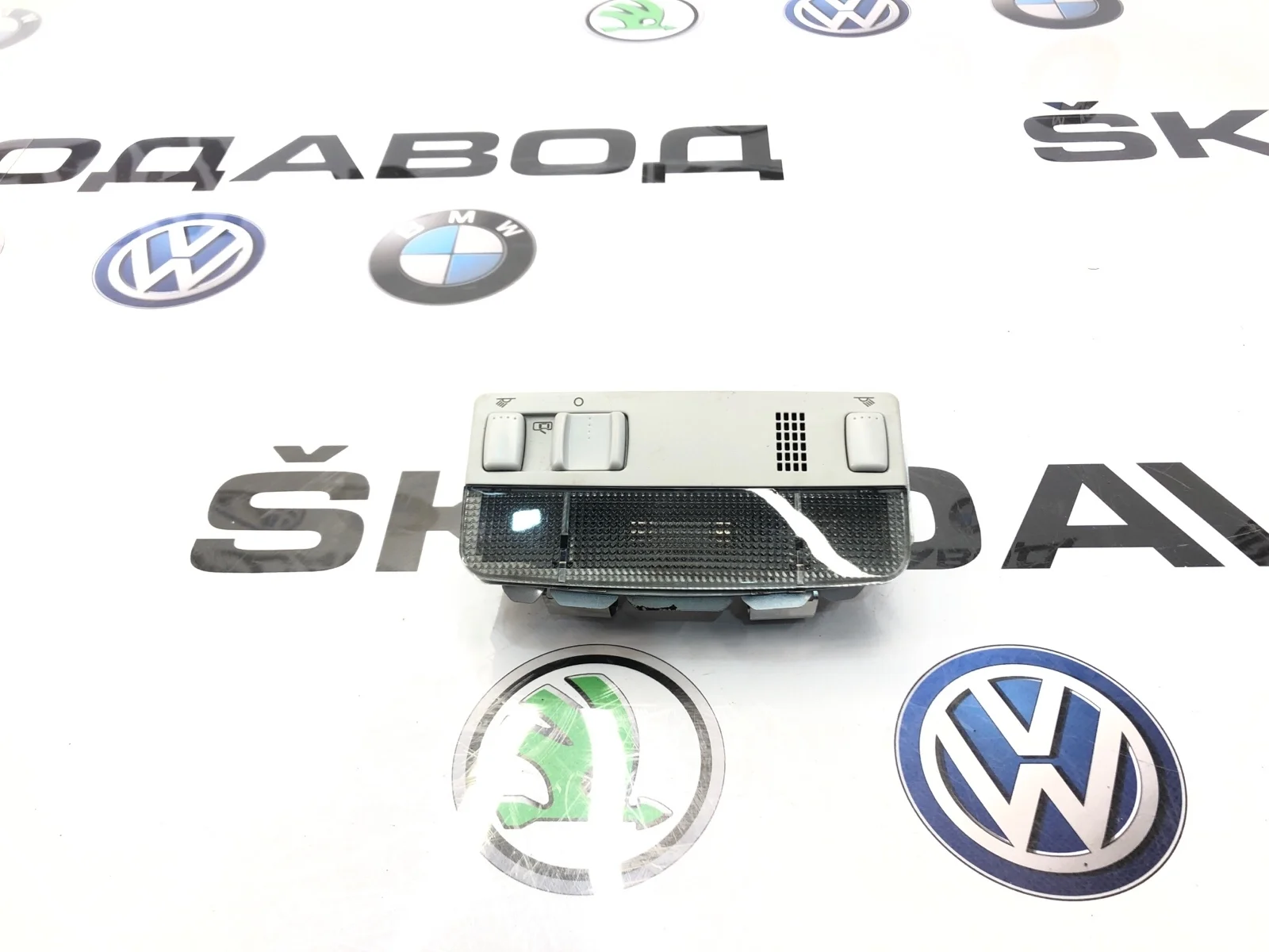 Плафон освещения салона Skoda Octavia 2011 3B0947105CY20 A5 (1Z) 1.8 CDAB