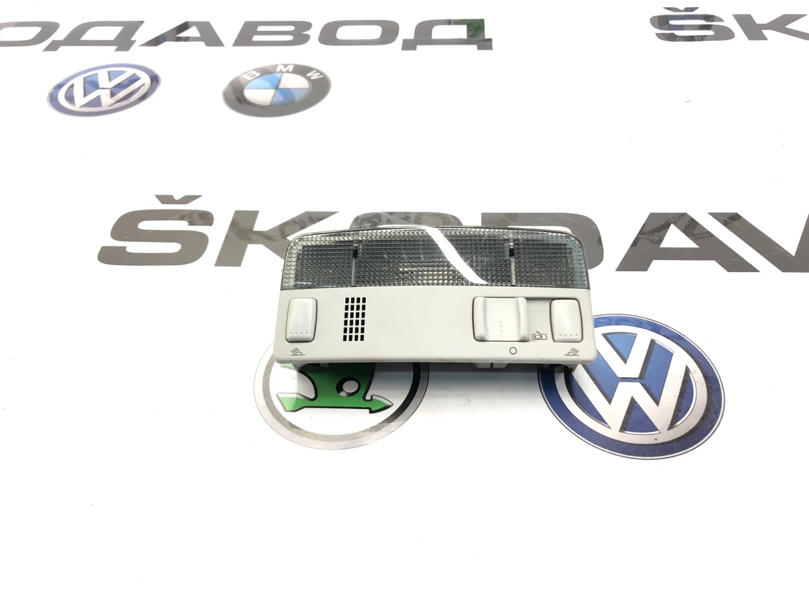 Плафон освещения салона Skoda Octavia 2011 3B0947105CY20 A5 (1Z) 1.8 CDAB
