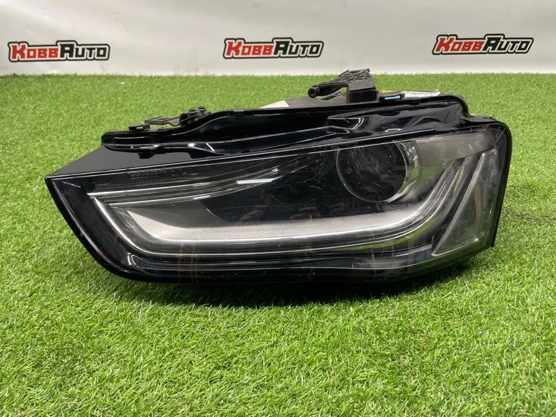 Фара ксеноновая Audi A4 8K0941043C B8, левая