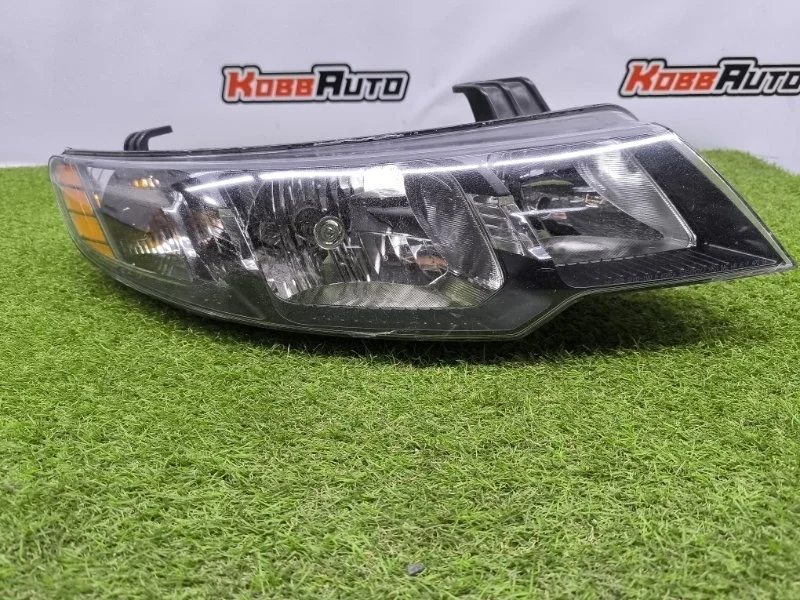 Фара галогеновая Kia Cerato 2008-2013 921021M021 2, правая