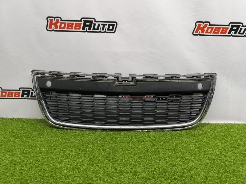 Решетка радиатора Chevrolet Captiva 2011- 95136396