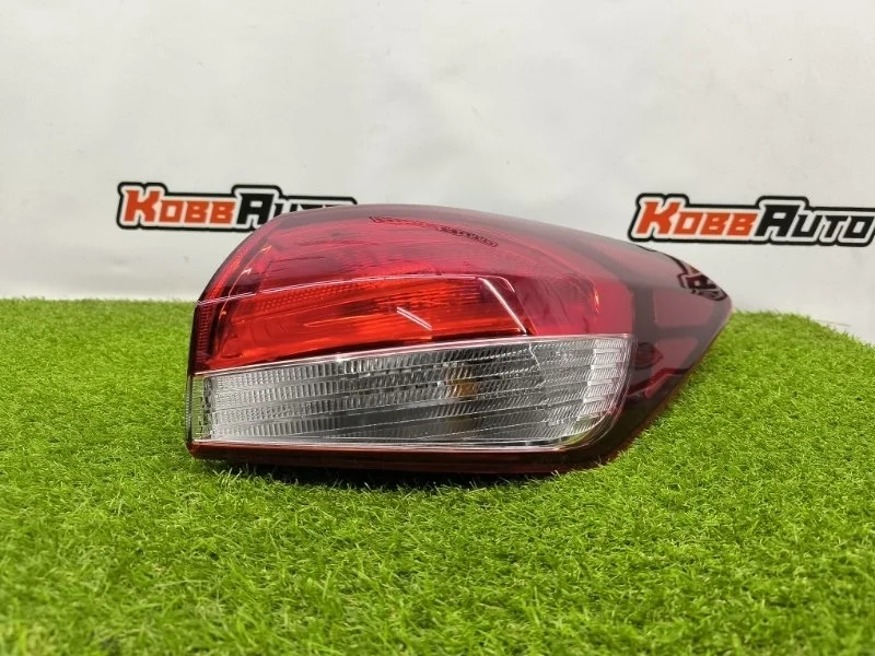 Фонарь внешний Kia Cerato 2013- 92402A7600, правый