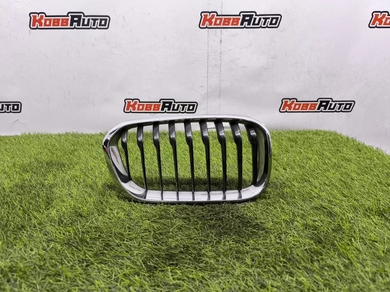 Решетка радиатора Bmw 1-Series 51137371748 F20, передняя правая