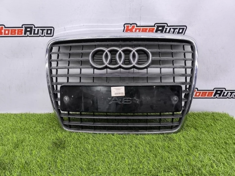 Решетка радиатора Audi A6 2009- 4F0853651AQ C6