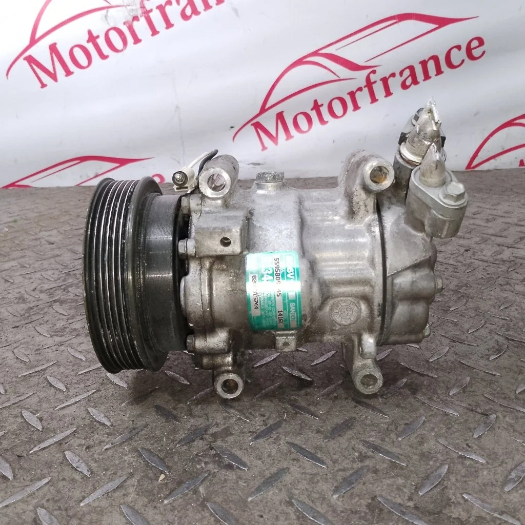 Компрессор кондиционера Renault Clio 8200315744 2 K4M