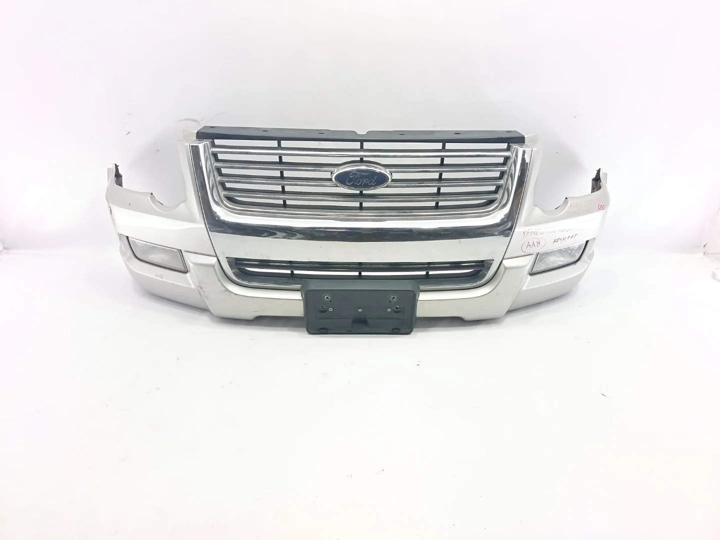 Бампер Ford Explorer 2006 U251