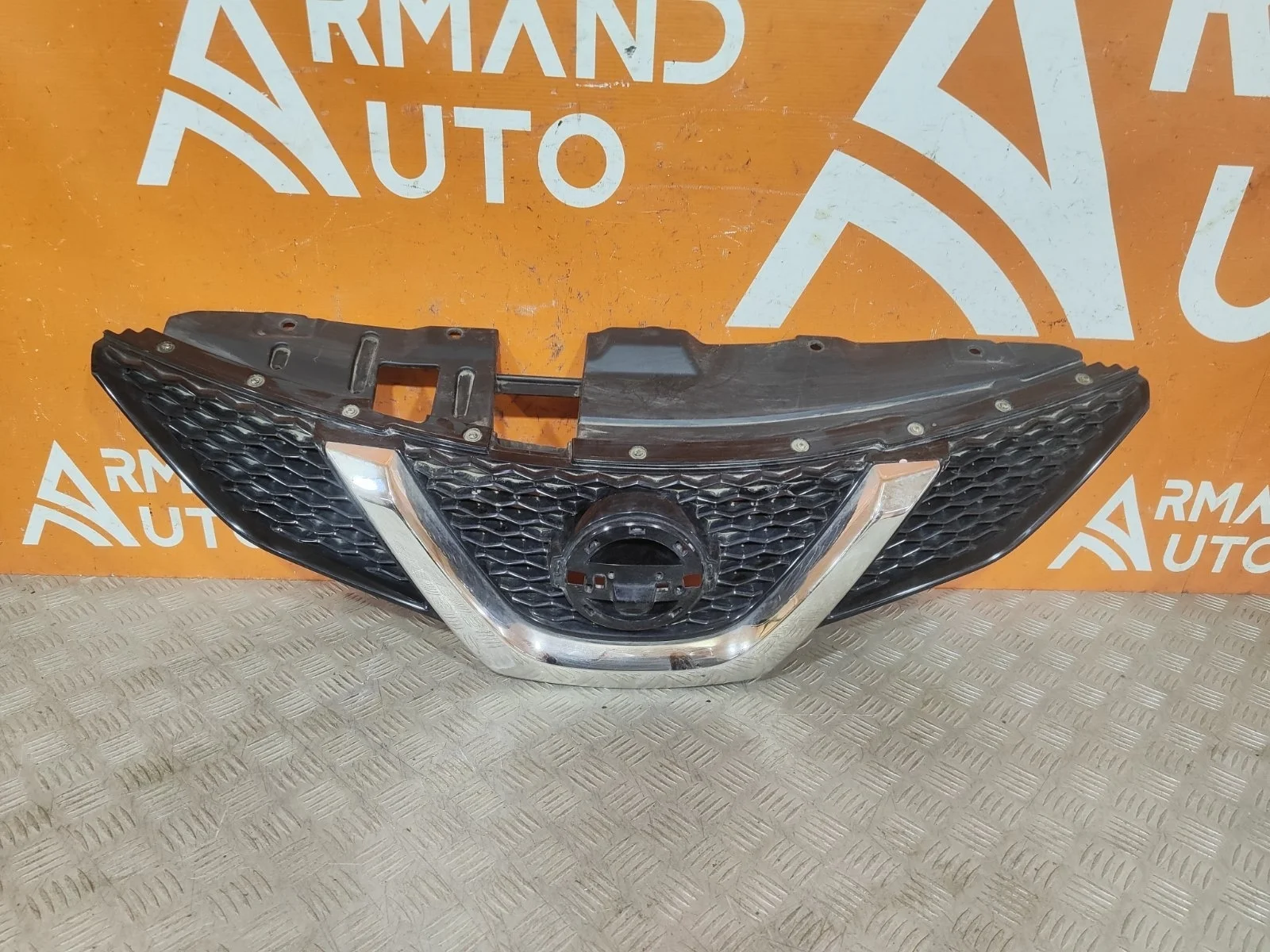 Решетка радиатора Nissan Qashqai 2013-2019 j11