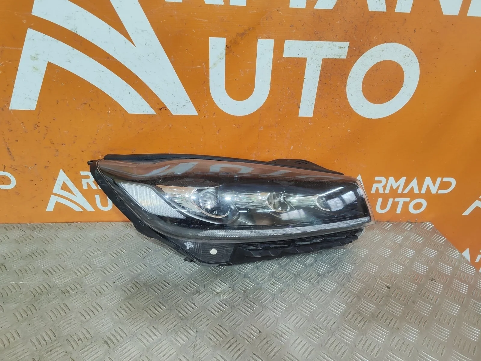 Фара KIA Sorento 2017-2020 3 Prime UM