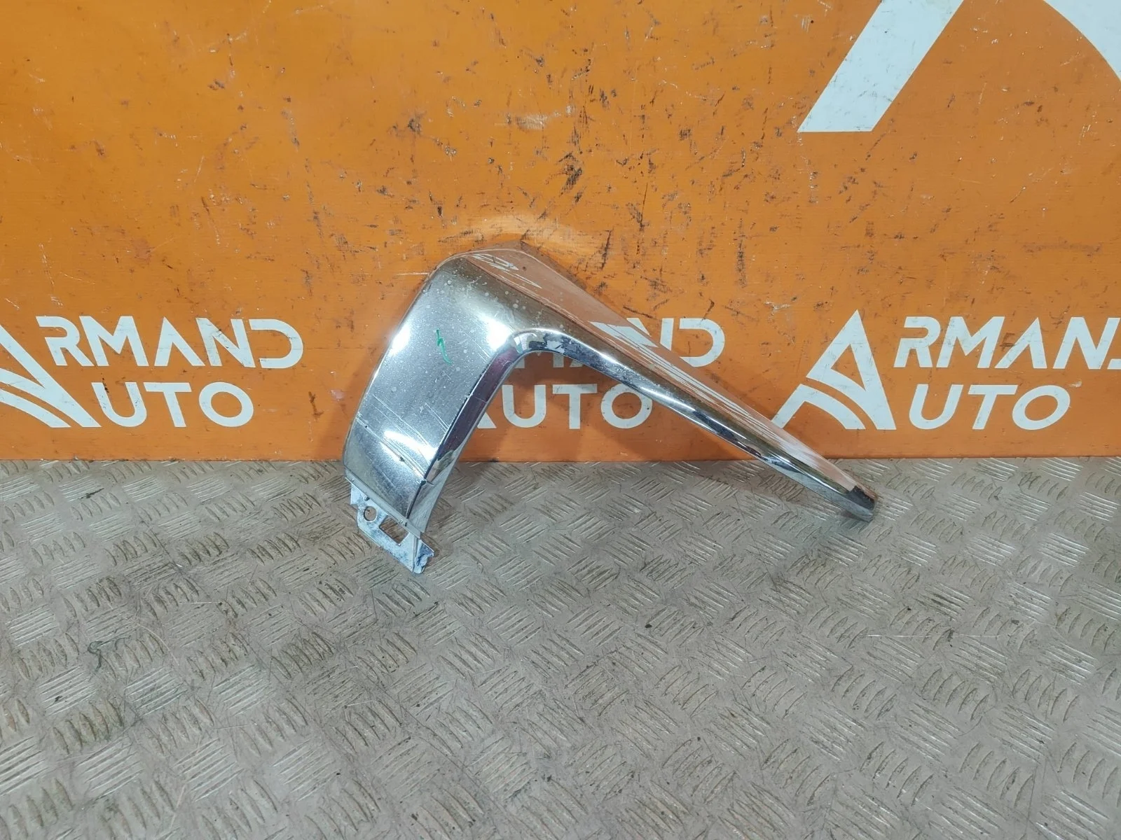 Накладка бампера Mitsubishi Outlander 2015-нв 3