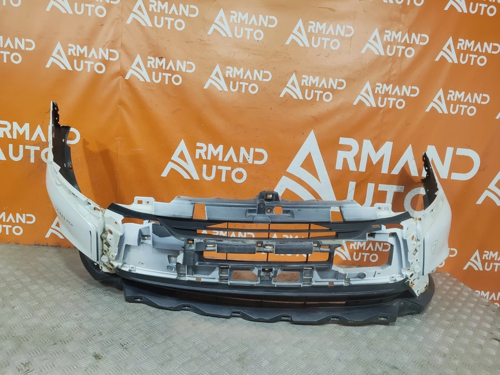 Бампер Mitsubishi Outlander 2015-2018 3
