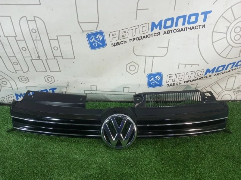 Решетка радиатора Volkswagen Golf 5K1 CBZB 2011