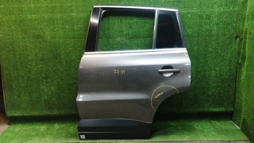 дверь боковая Volkswagen CBAB,CAVA,CFF,CCTA,CFFB 5N1 Volkswagen Tiguan CBAB,CAVA,CFF,CCTA,CFFB 5N1 5N0833055A