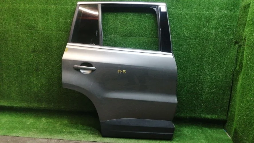 дверь боковая Volkswagen CAVA,CBAB,CFF,CCTA,CFFB 5N1 Volkswagen Tiguan CAVA,CBAB,CFF,CCTA,CFFB 5N1 5N0833056A
