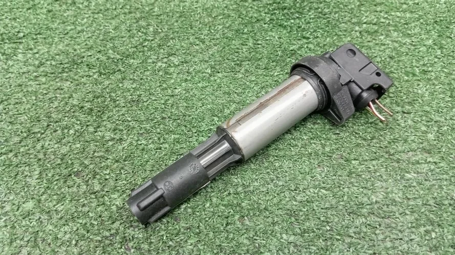 катушка зажигания Bmw 306S3,M54B30,M54B25,N52B30,N52B30AF,N52B30,N63B44A,256S5,N73B60 E83,E60,E70,E71,E72,E53,E65,E66 Bmw X5,5-Series,7-Series,3-Series,X3,X6 306S3,M54B30,M54B25,N52B30,N52B30AF,N52B30,N63B44A,256S5,N73B60 E83,E60,E70,E71,E72,E53,E65,E66 12131712219,0221504470,8647689,12138647689,12138657273,12135A06753,12137551049