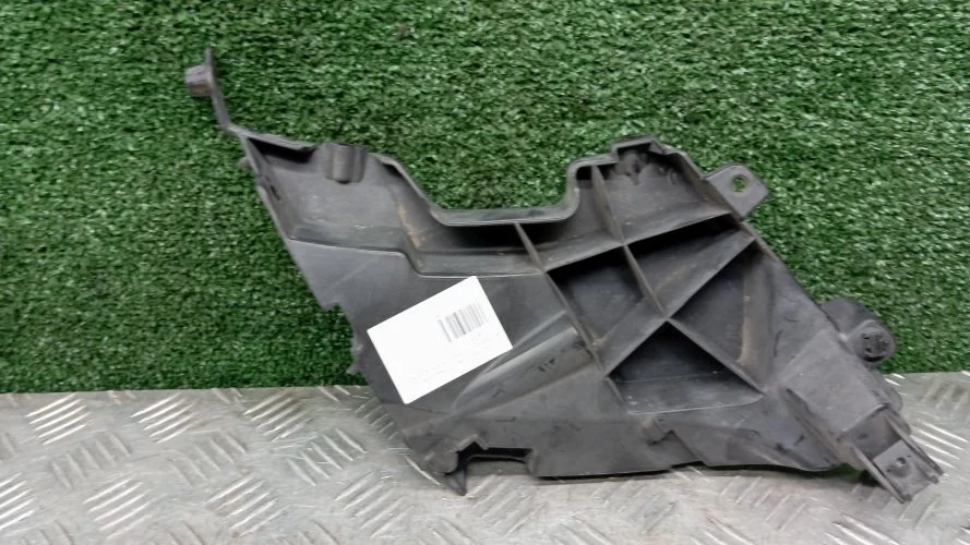 кронштейн крепления бампера Audi CDUD 4MB,4G2,4GA Audi A7 CDUD 4MB,4G2,4GA 4G8807284C