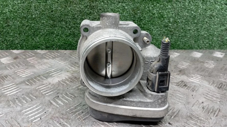 дроссельная заслонка Bmw 226S1,M54B25,256S5 E46,E83 Bmw 3-Series,X3 226S1,M54B25,256S5 E46,E83 13547502444
