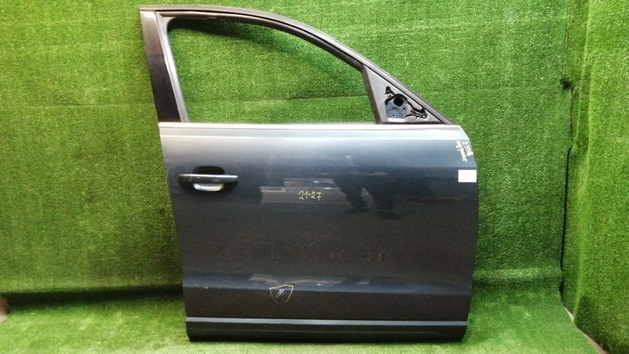 дверь боковая Audi CGLB,CAHA,CALB 8RB Audi Q5 CGLB,CAHA,CALB 8RB 8R0831052E