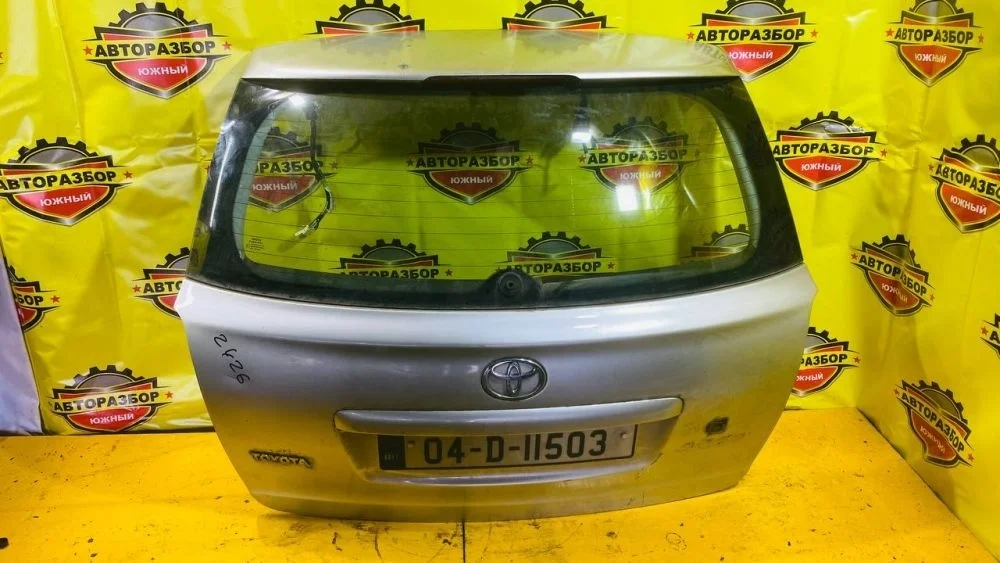 Крышка багажника Toyota Avensis T250 (2003—2006)
