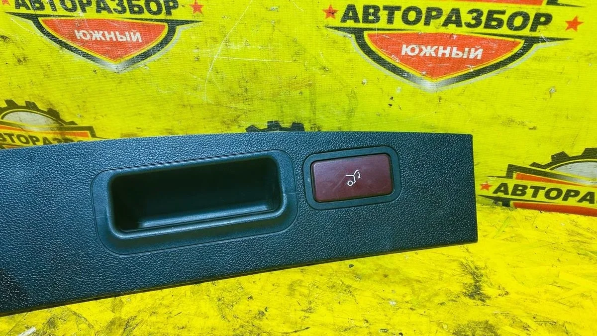 Кнопка открывания багажника Mercedes-Benz M-класс W164 (2005—2008)