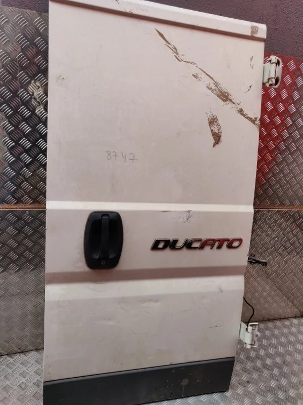 Дверь задняя правая Fiat Ducato