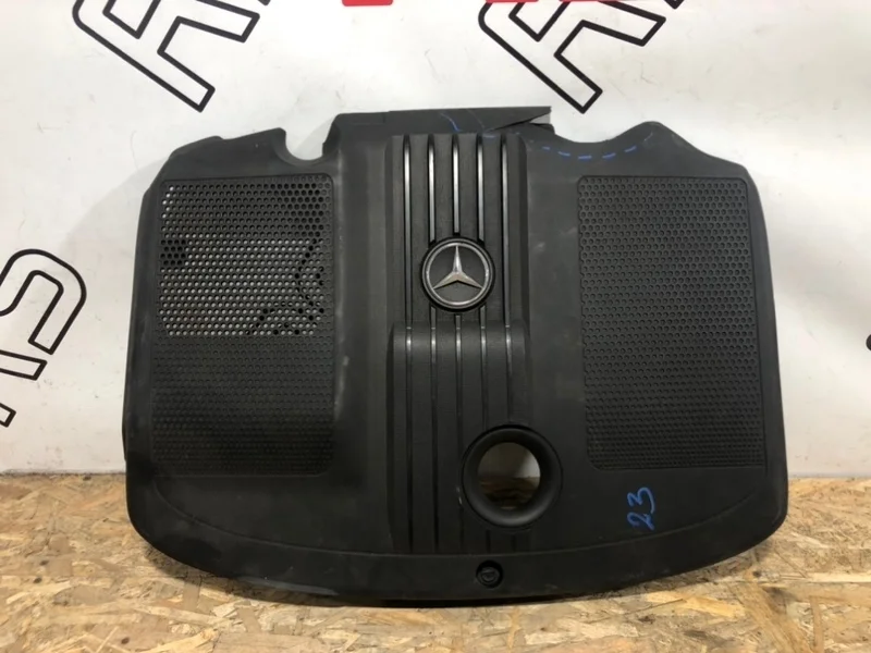 Крышка двигателя Mercedes-Benz E-Class W212